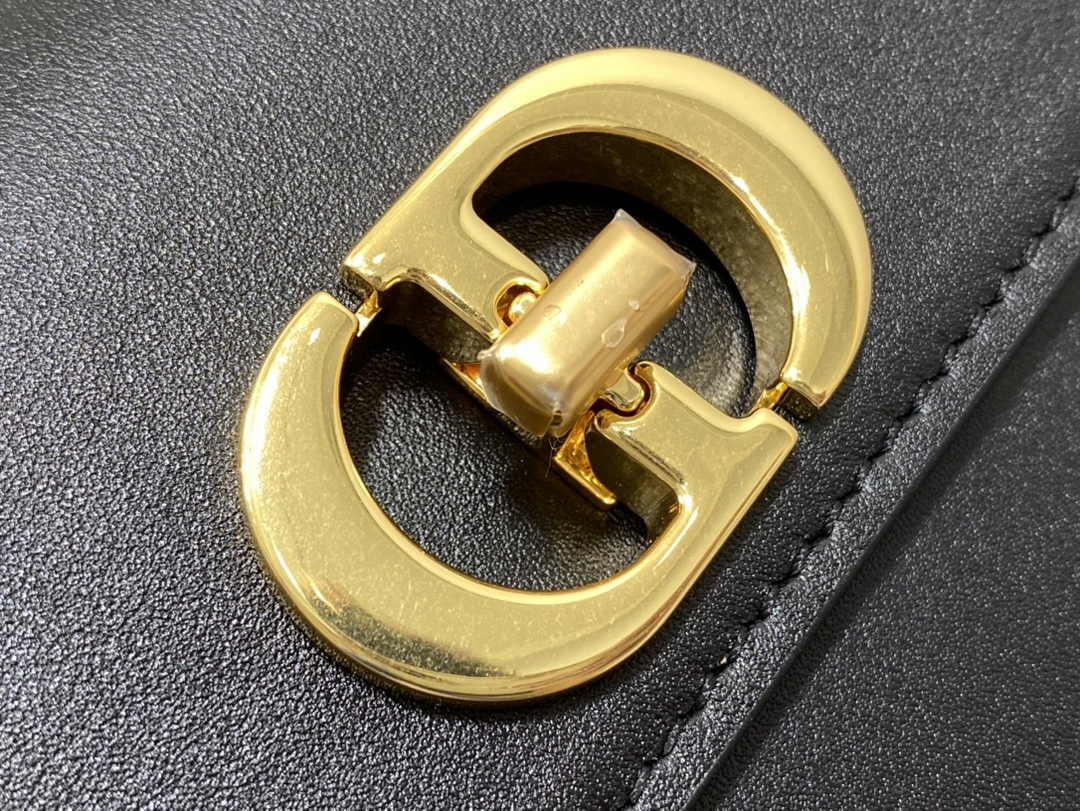 Dior Small 30 Montaigne Avenue Bag Black Box Calfskin M9261