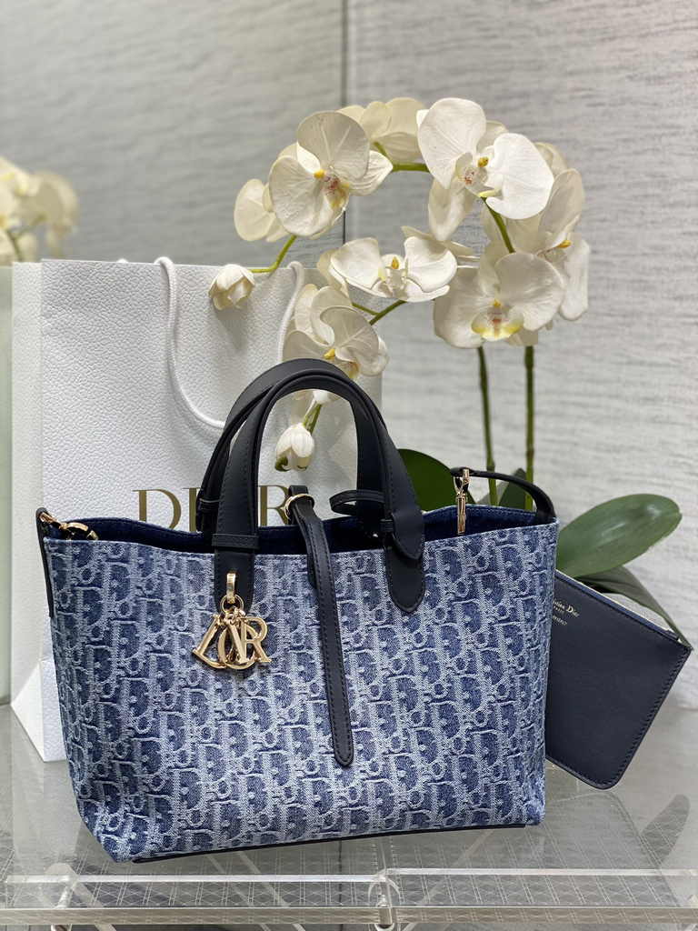 Medium Dior Toujours Bag M2821 Blue Calfskin - Default Title - View 1