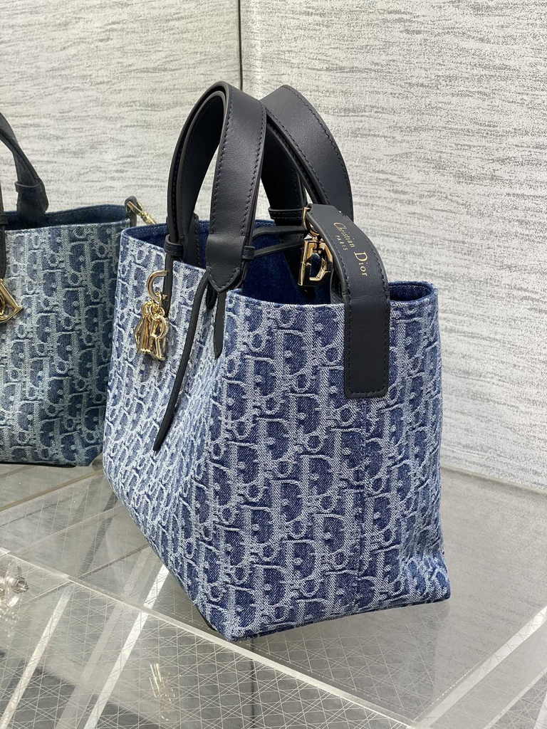 Medium Dior Toujours Bag M2821 Blue Calfskin - Default Title - View 5