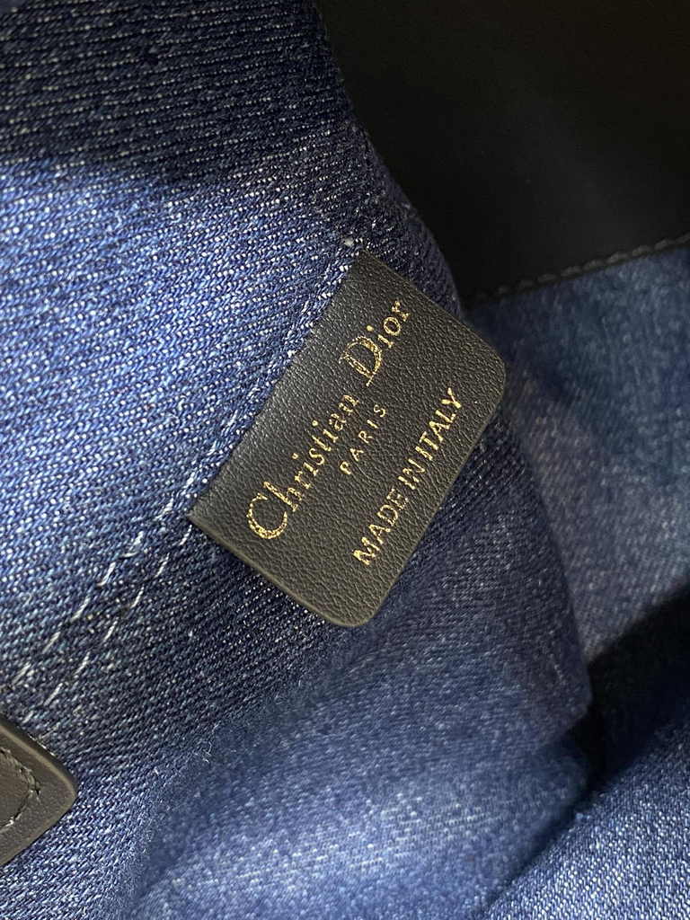 Medium Dior Toujours Bag M2821 Blue Calfskin - Default Title - View 10