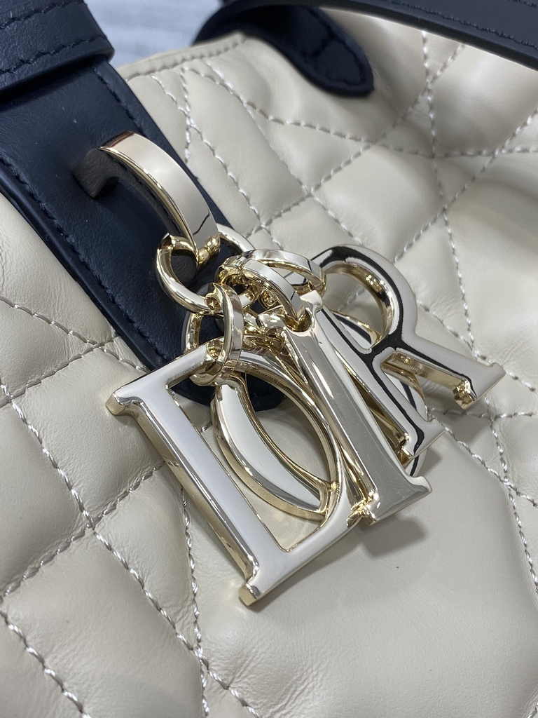 Medium Dior Toujours Bag M2821 Beige Black Macrocannage Calfskin - Default Title - View 7