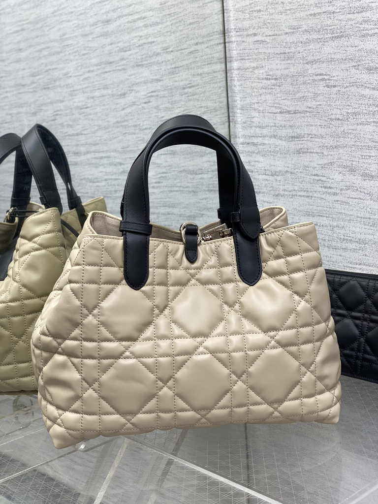 Medium Dior Toujours Bag M2821 Beige Black Macrocannage Calfskin