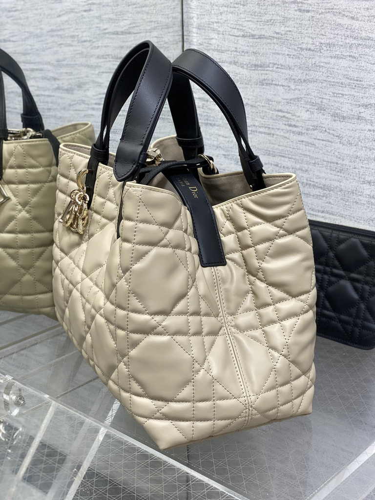 Medium Dior Toujours Bag M2821 Beige Black Macrocannage Calfskin