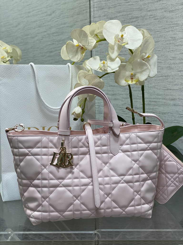 Medium Dior Toujours Bag M2821 Pink Macrocannage Calfskin