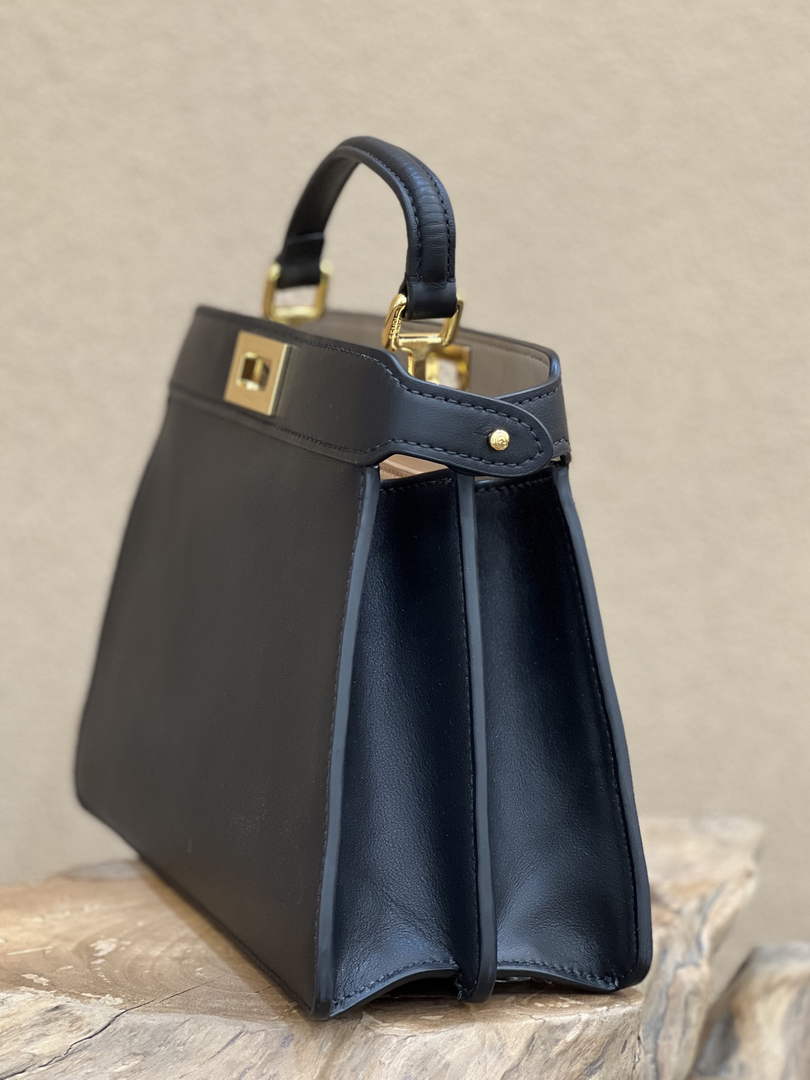 Fendi 8BN327 Peekaboo Iseeu Small Bag Black - 21 cm × 11 cm × 27 cm / Black - View 2