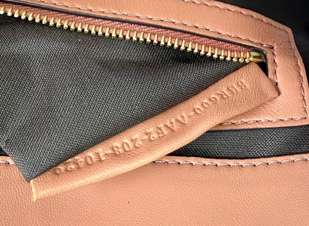 Fendi 8BR600 Baguette Pink leather bag - Default Title - View 8
