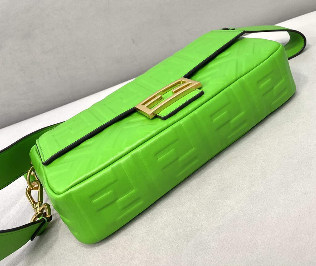 Fendi 8BR600 Baguette Green leather bag - Default Title - View 4