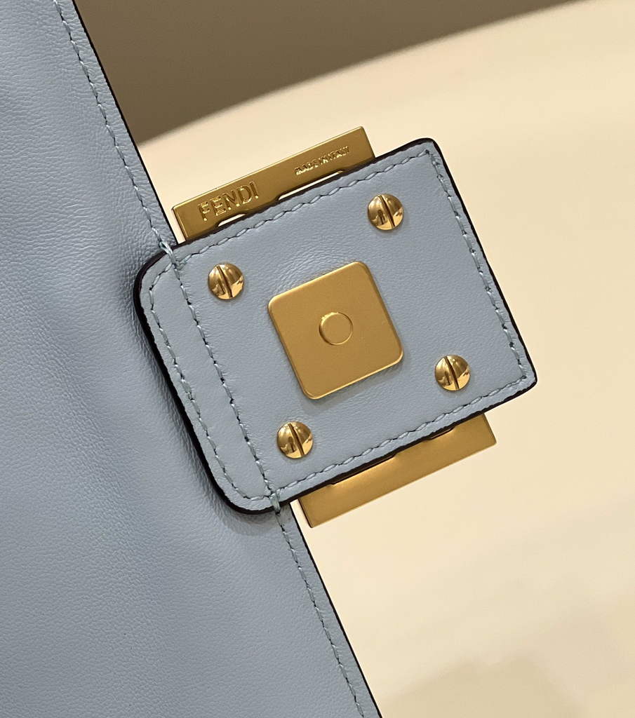 Fendi 8BR600 Baguette Light Blue leather bag - Default Title - View 7