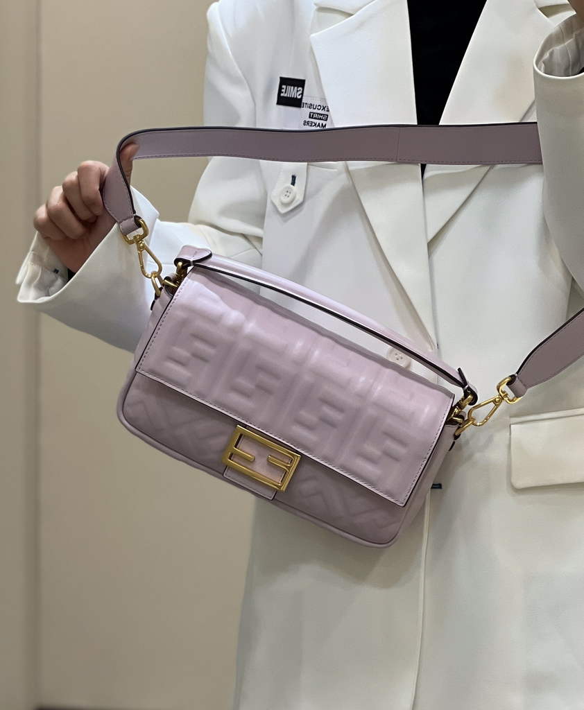Fendi 8BR600 Baguette Light Purple leather bag - Default Title - View 11