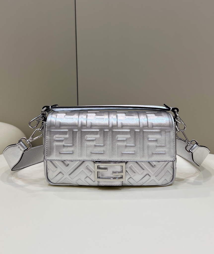 Fendi 8BR600 Baguette Silver leather bag - Default Title - View 2