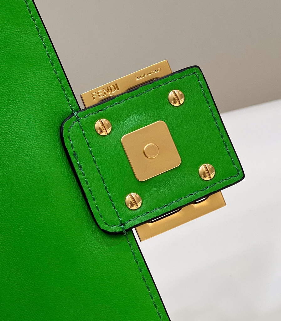 Fendi 8BR600 Baguette Dark Green leather bag - Default Title - View 6