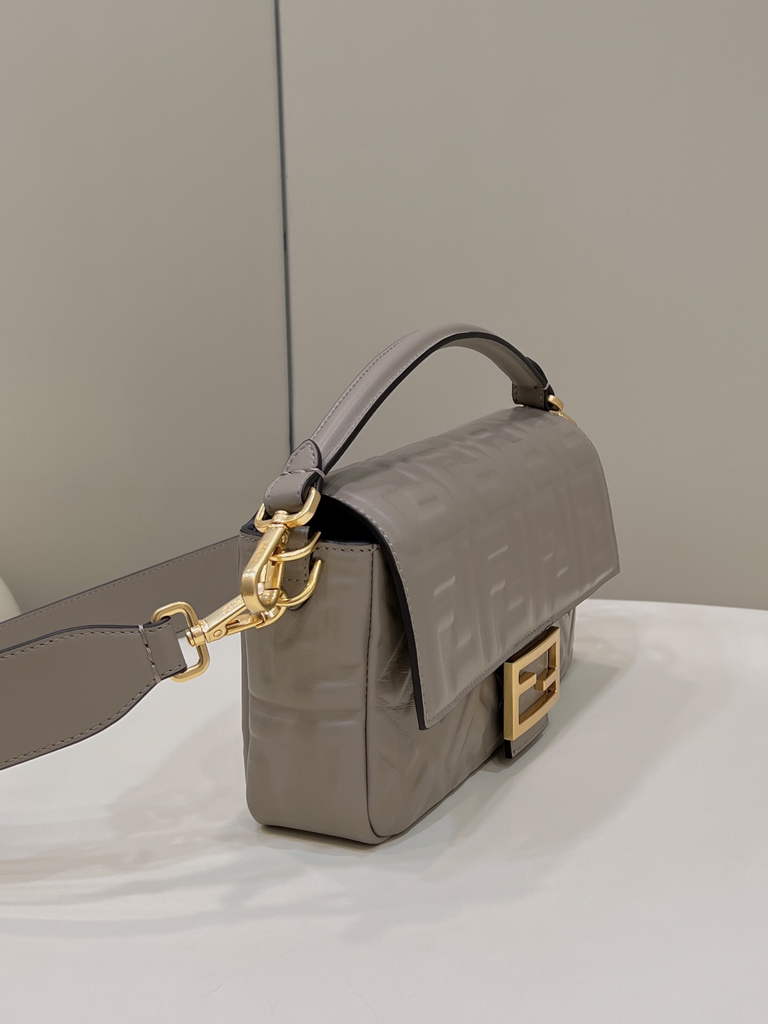 Fendi 8BR600 Baguette Gray leather bag - Default Title - View 3