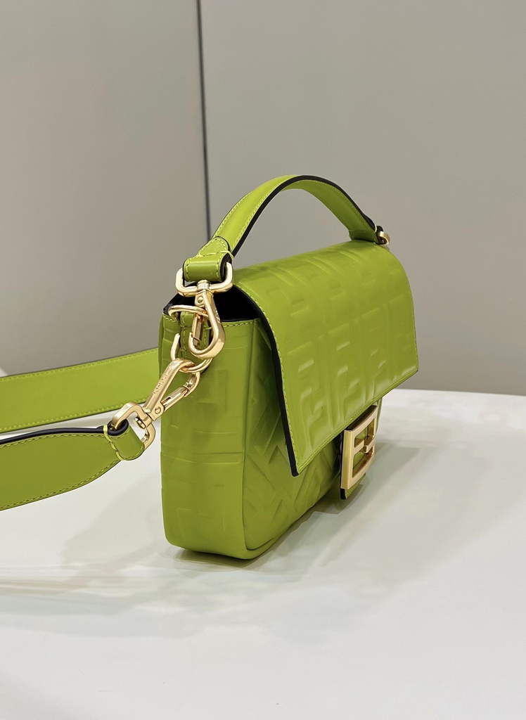 Fendi 8BR600 Baguette Light Green leather bag - Default Title - View 4