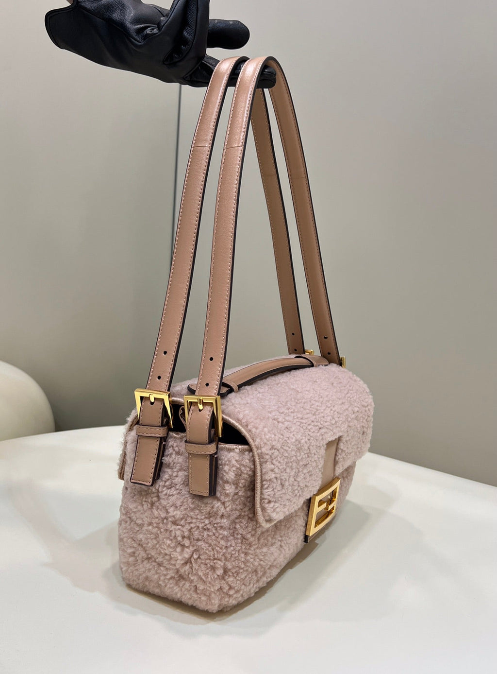Fendi 8BR600 Baguette leather bag Pink - Default Title - View 2