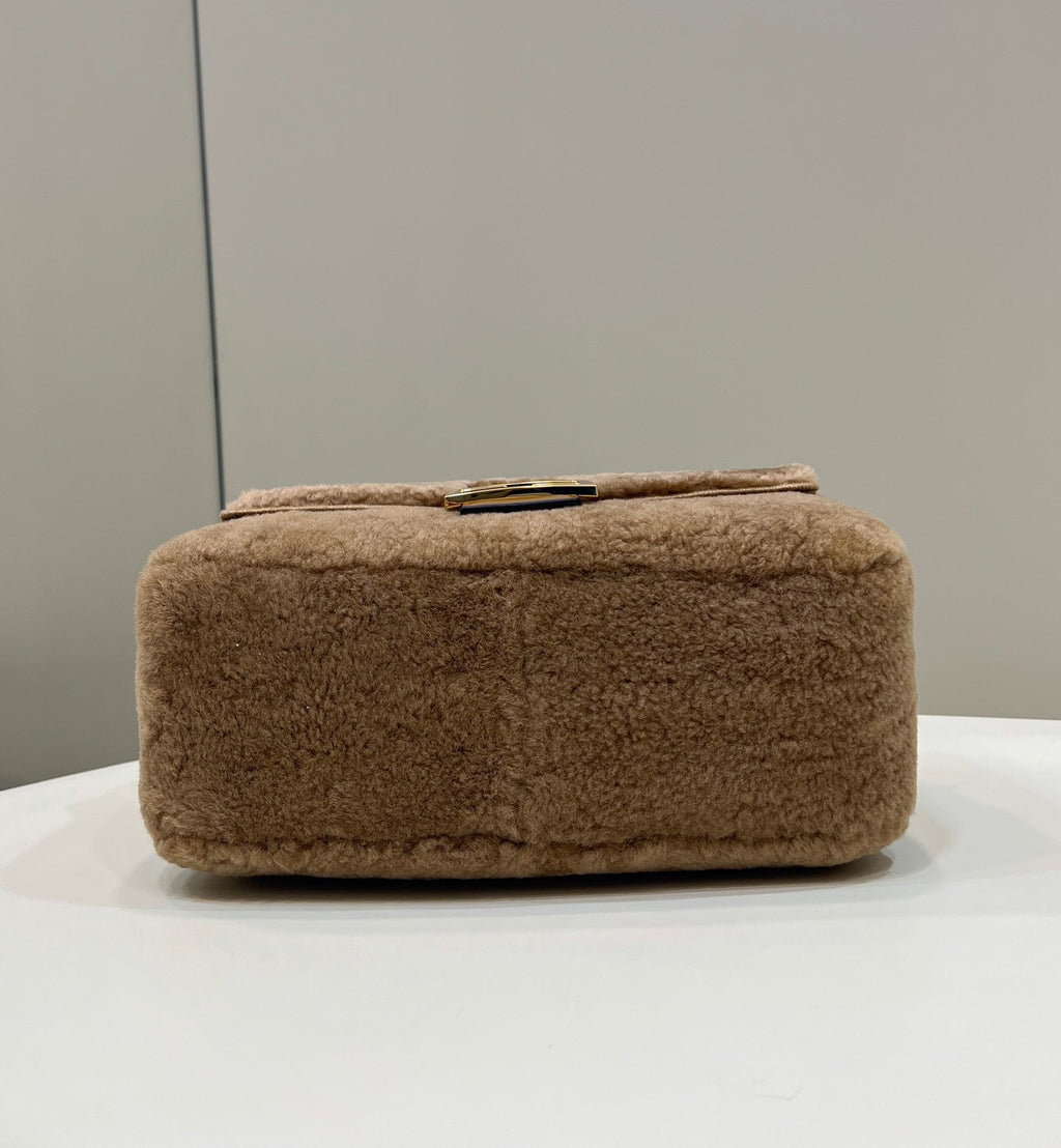 Fendi 8BR600 Baguette leather bag Tan - Default Title - View 3