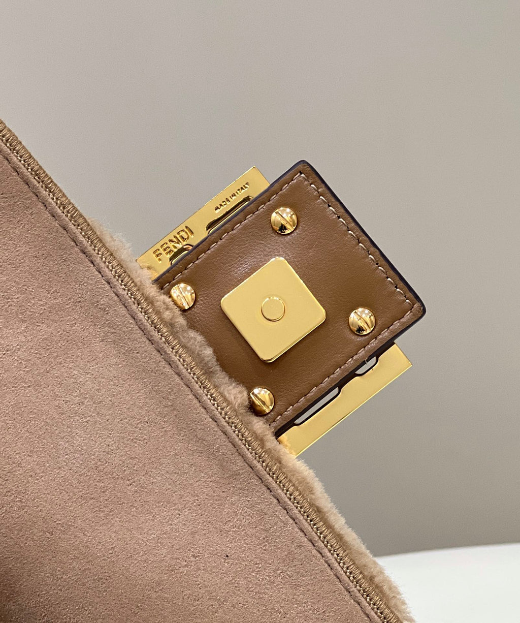 Fendi 8BR600 Baguette leather bag Tan - Default Title - View 8