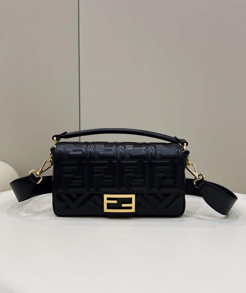 Fendi 8BR600 Baguette Black leather bag - Default Title - View 3