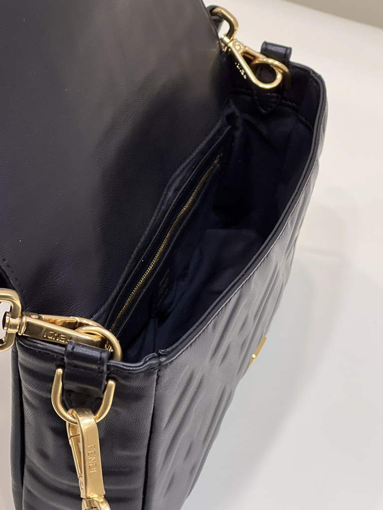 Fendi 8BR600 Baguette Black leather bag - Default Title - View 10