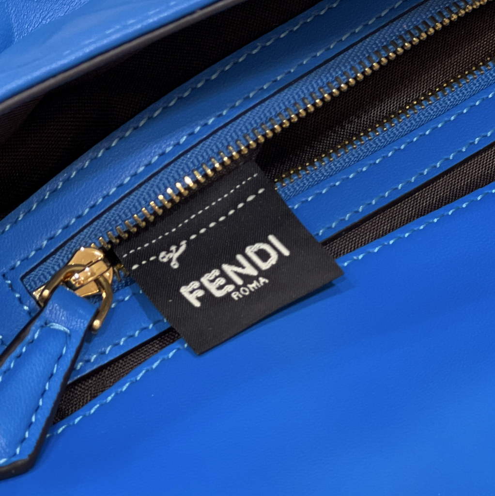 Fendi 8BR600 Baguette Blue leather bag - Default Title - View 10