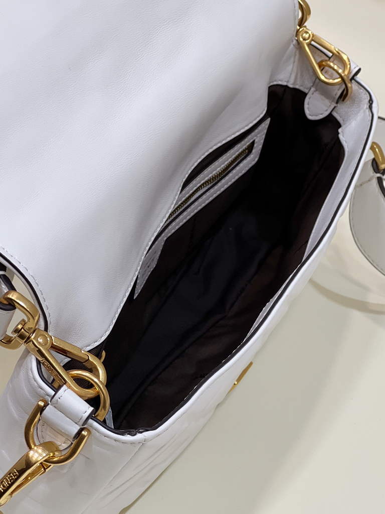 Fendi 8BR600 Baguette White leather bag - Default Title - View 10
