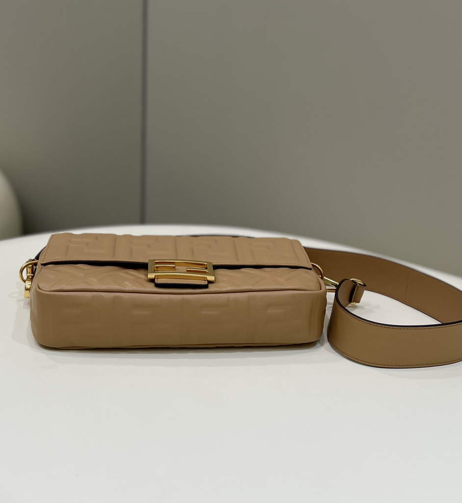 Fendi 8BR600 Baguette Beige leather bag - Default Title - View 6