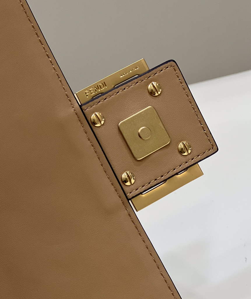 Fendi 8BR600 Baguette Beige leather bag - Default Title - View 8