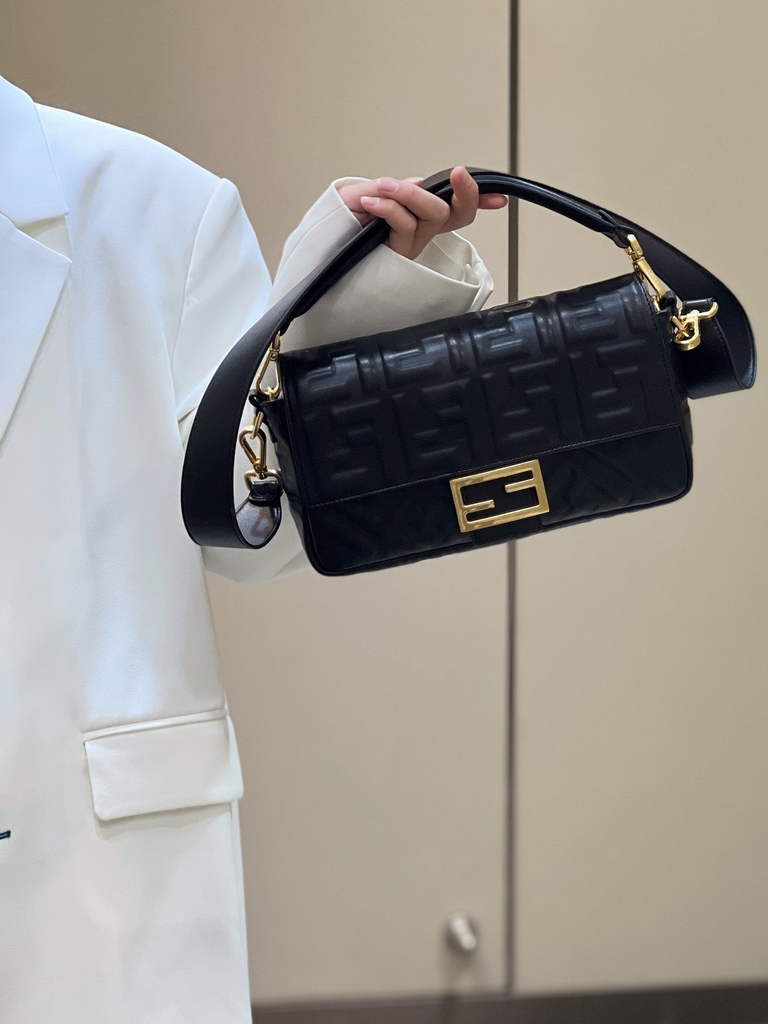 Fendi 8BR600 Baguette Black leather bag - Default Title - View 2