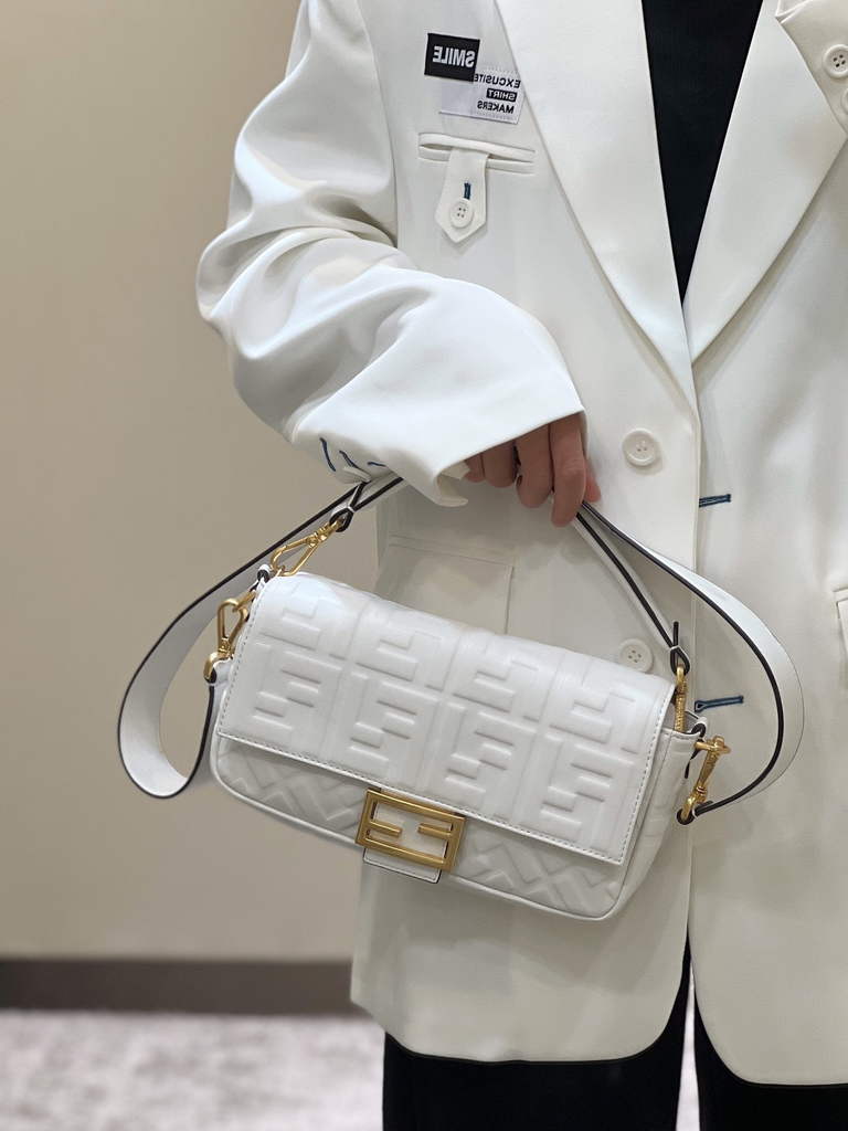 Fendi 8BR600 Baguette White leather bag - Default Title - View 2