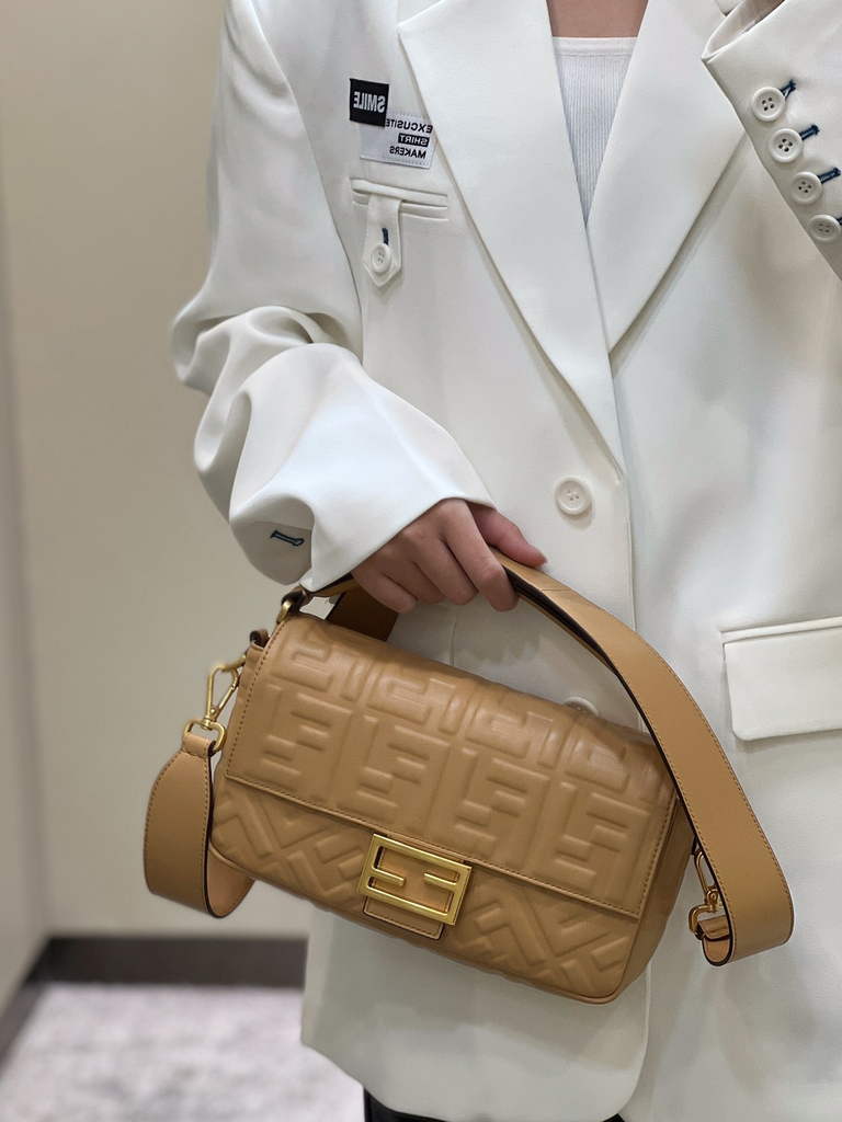 Fendi 8BR600 Baguette Beige leather bag - Default Title - View 2