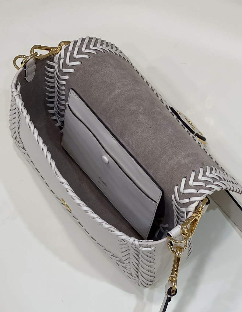 Fendi 8BR600 Baguette White leather bag - Default Title - View 10