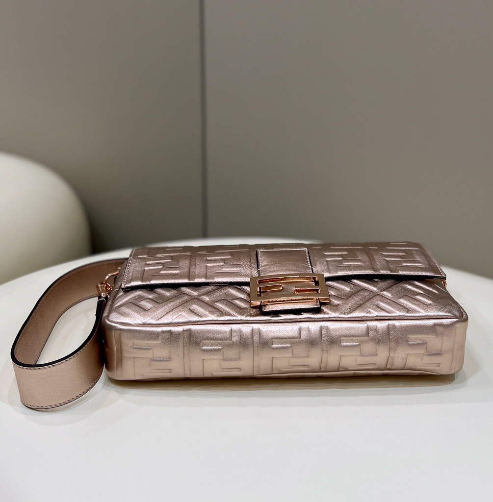 Fendi 8BR771 Baguette Large Rose Gold leather bag - Default Title - View 4