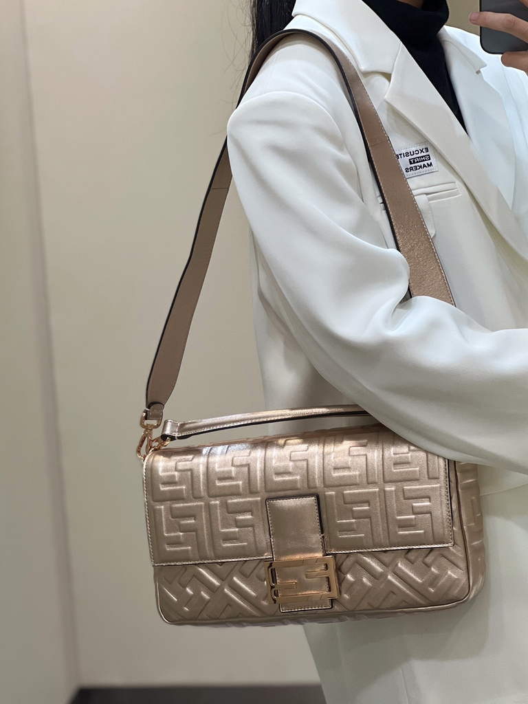 Fendi 8BR771 Baguette Large Rose Gold leather bag - Default Title - View 2