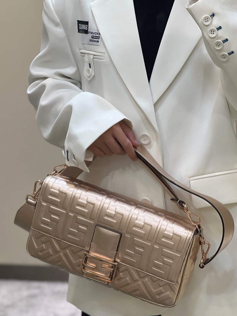 Fendi 8BR771 Baguette Large Rose Gold leather bag - Default Title - View 11