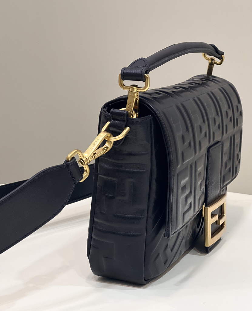 Fendi 8BR771 Baguette Large Black leather bag - Default Title - View 3