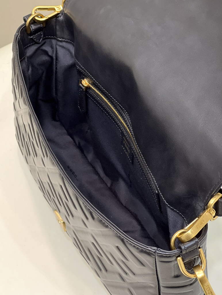 Fendi 8BR771 Baguette Large Black leather bag - Default Title - View 9