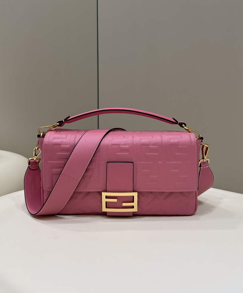 Fendi 8BR771 Baguette Large leather bag in pink - Default Title - View 1