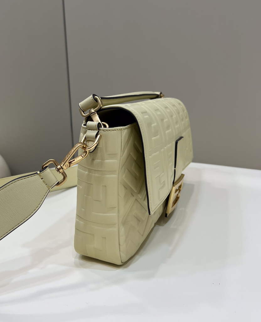 Fendi 8BR771 Baguette Large Beige leather bag - Default Title - View 4