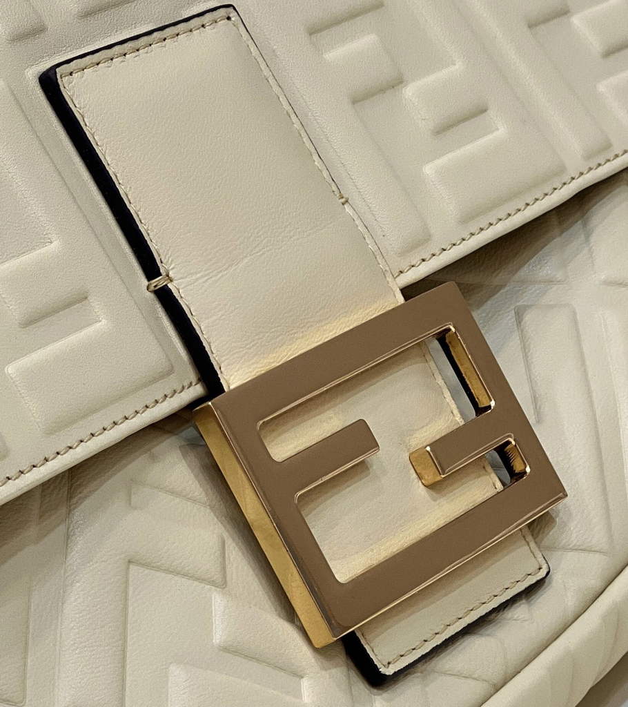 Fendi 8BR771 Baguette Large Beige leather bag - Default Title - View 5