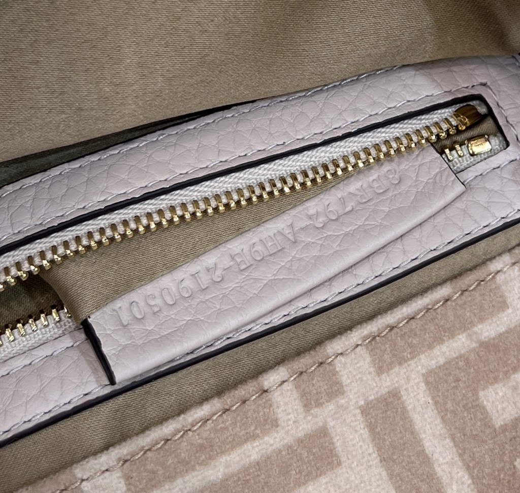 Fendi 8BR792 Baguette 1997 Beige FF wool bag - Default Title - View 8