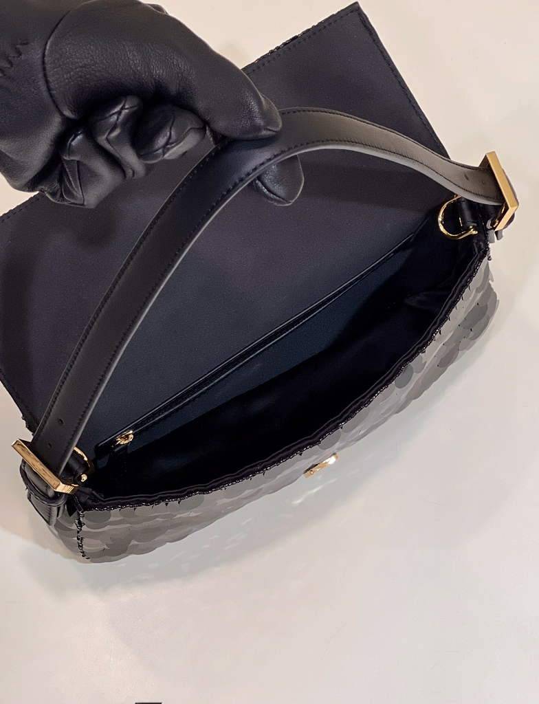 Fendi 8BR792 Baguette 1997 Black leather and sequinned bag - Default Title - View 10
