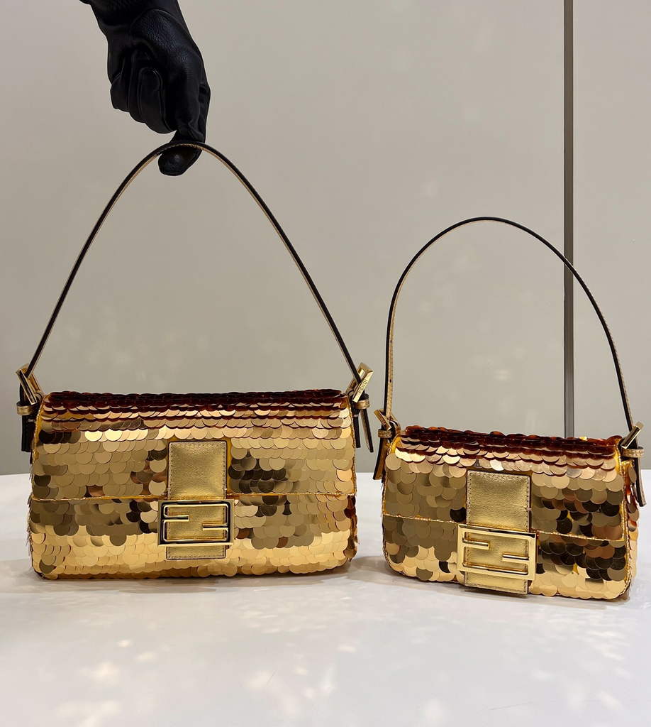 Fendi 8BR792 Baguette 1997 Gold leather and sequinned bag - Default Title - View 1