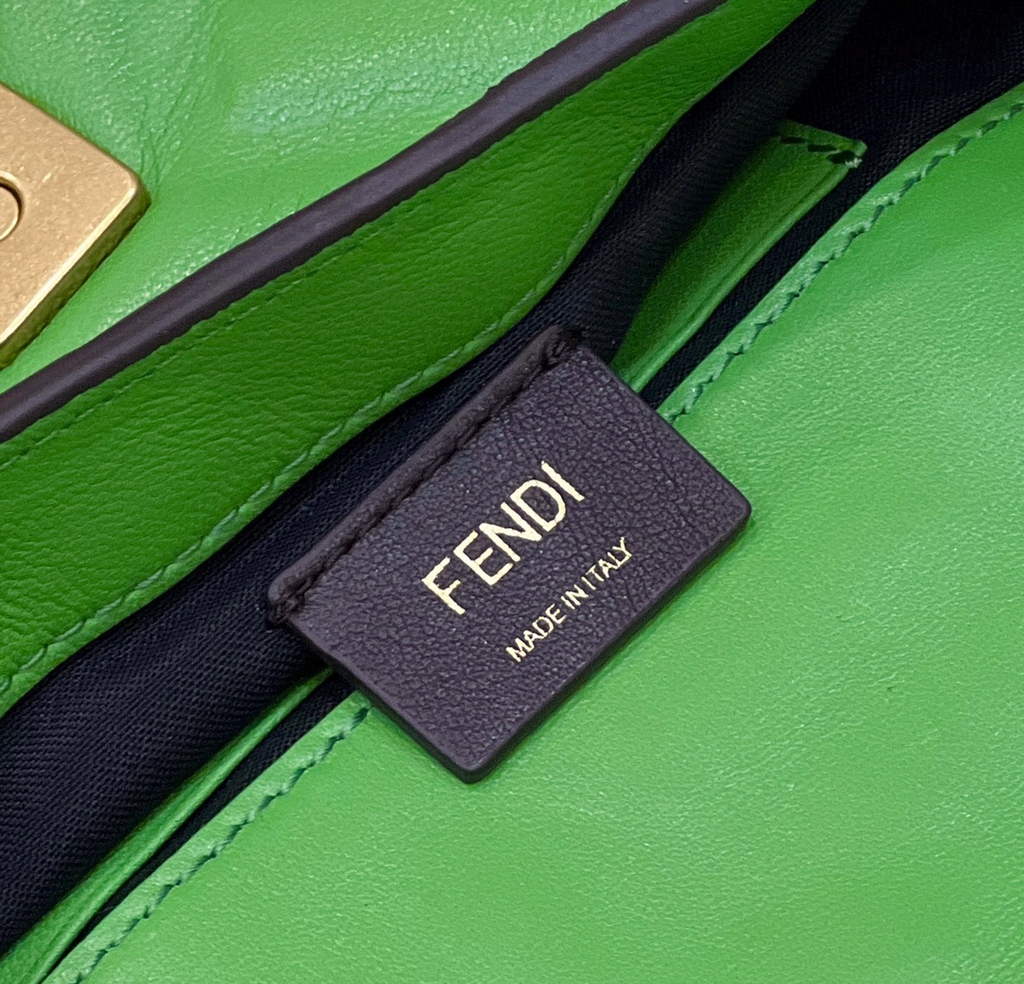 Fendi 8BS017 Baguette Mini Green leather bag - Default Title - View 7