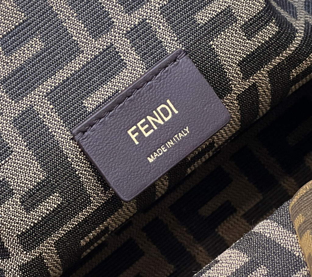 Fendi First Medium 8BP127 Green leather bag - Default Title - View 6