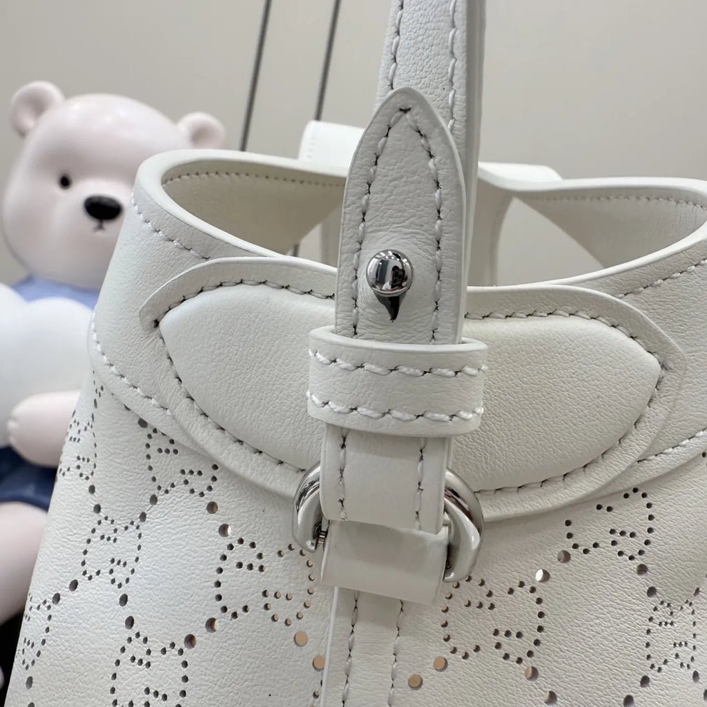 Gucci Giglio small tote bag ‎860845 White soft GG leather