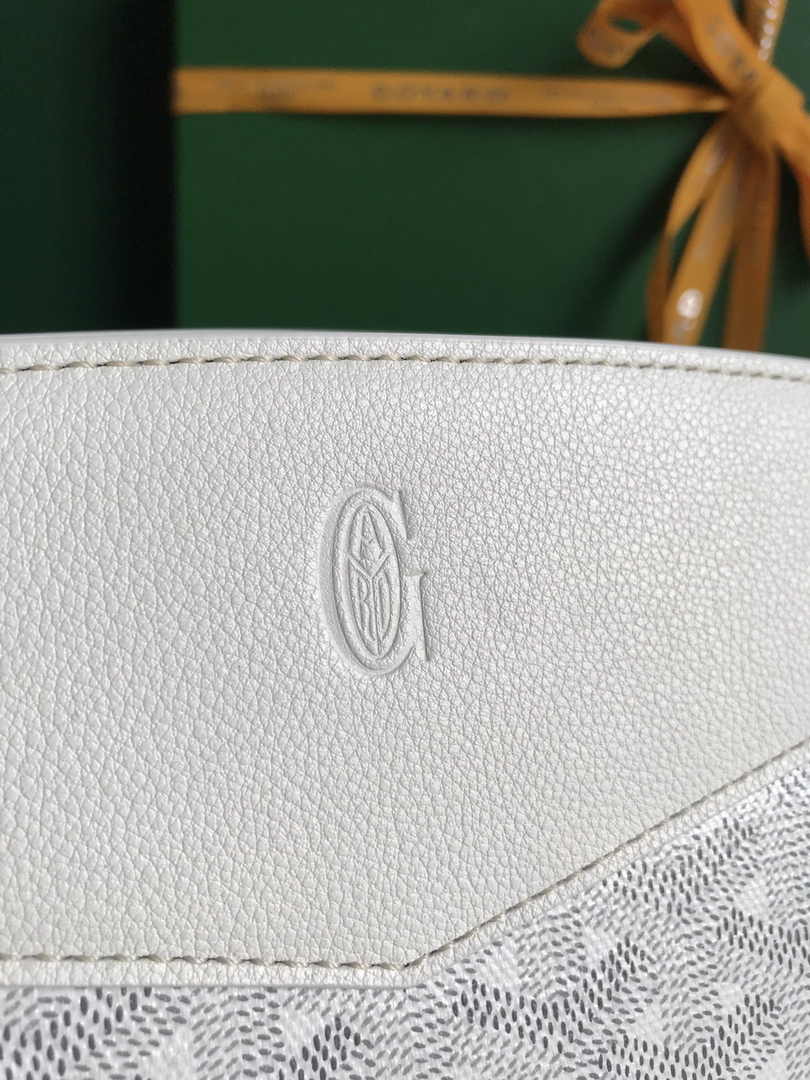 Goyard Rouette Structuré PM Bag 020805 Goyardine Canvas White