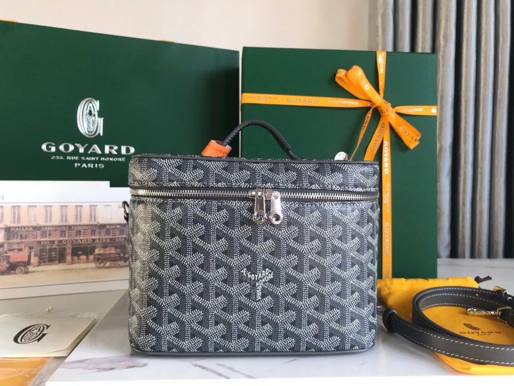 Goyard Vanity Case GY020185 Goyardine Canvas Gray