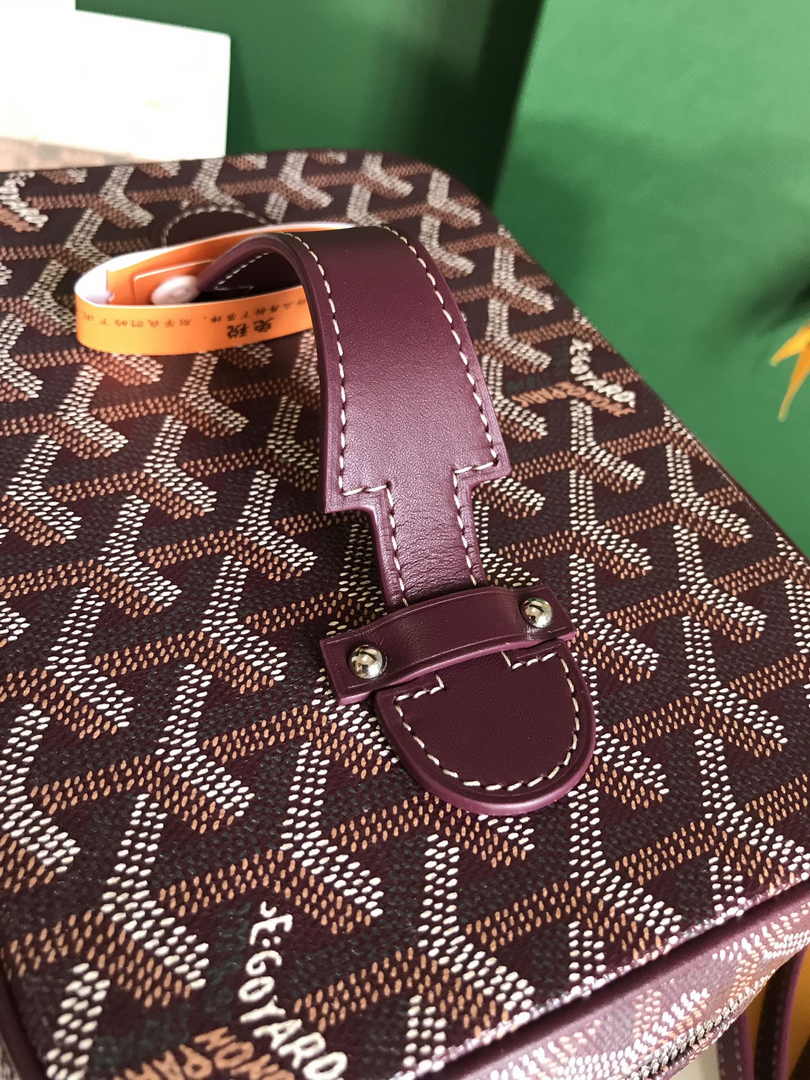 Goyard Vanity Case GY020185 Goyardine Canvas Wine Red