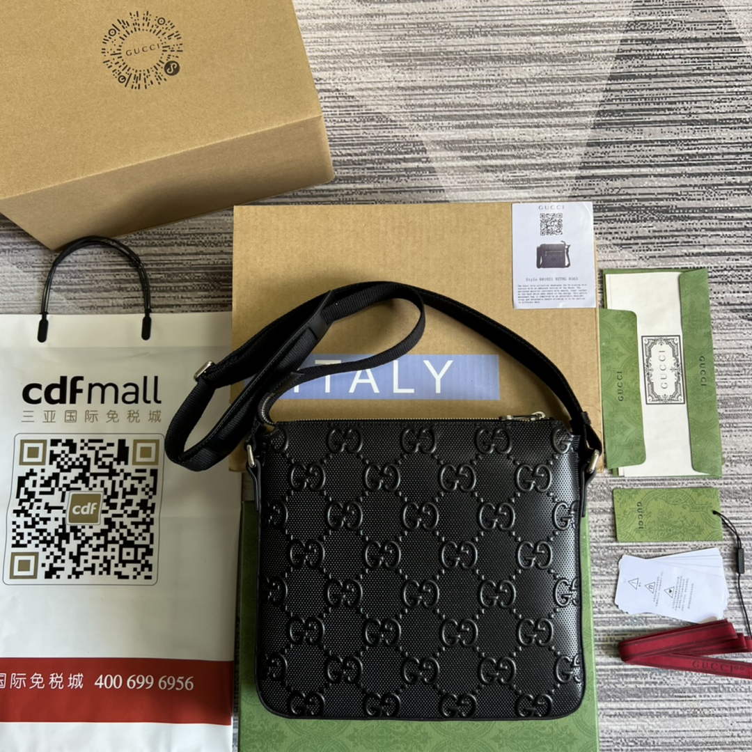Gucci ‎406410 GG embossed messenger bag black