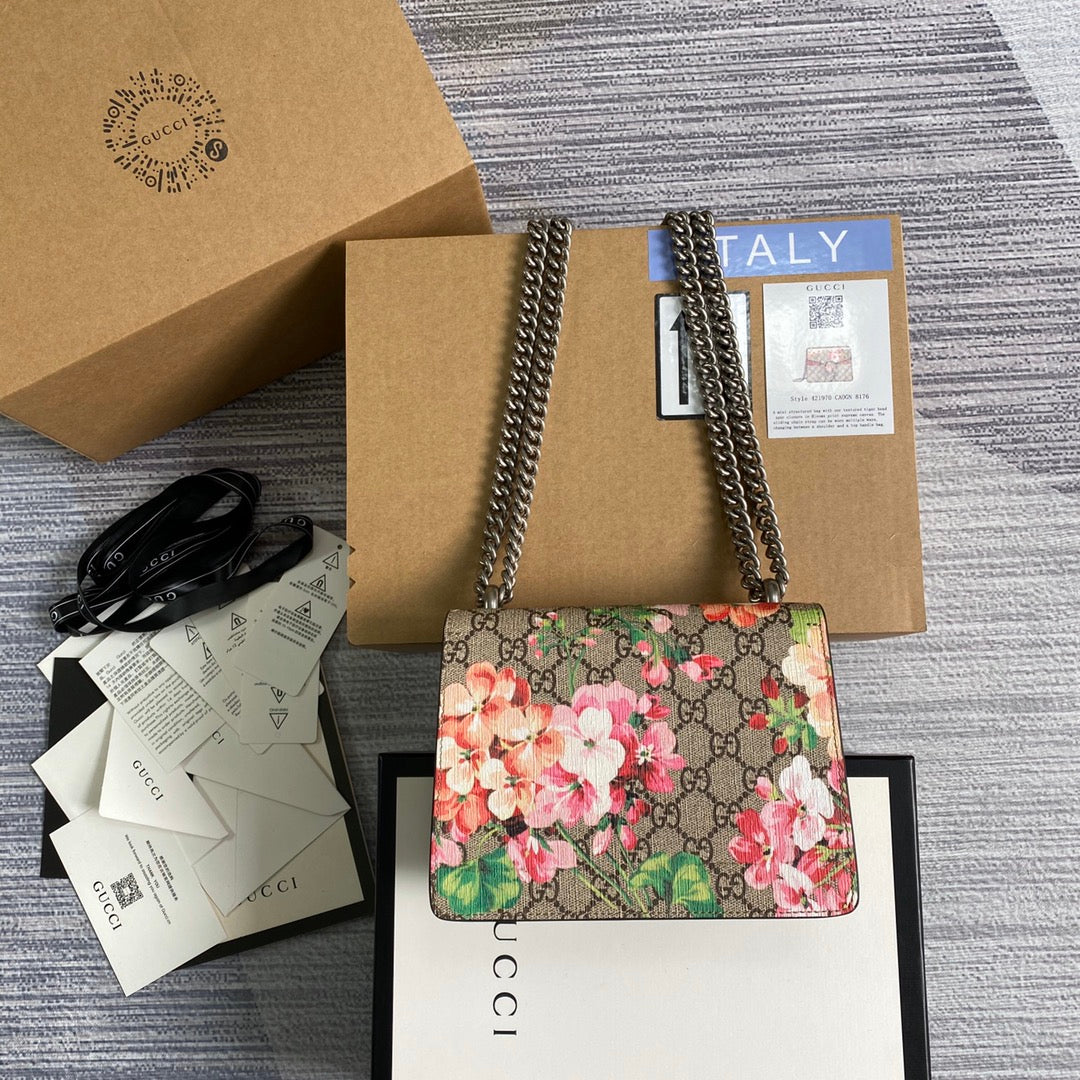 Gucci ‎‎421970 Dionysus GG Supreme mini bag flower wine red