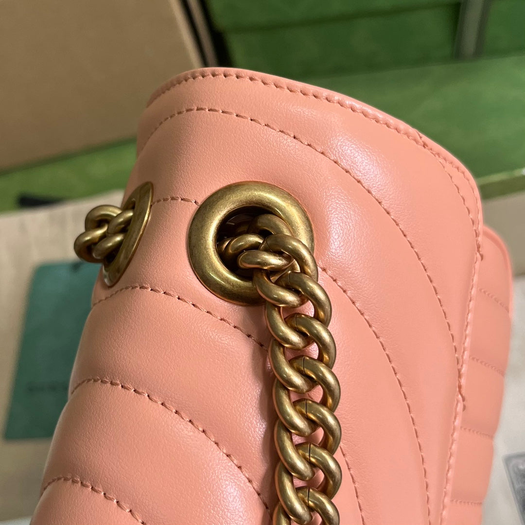 Gucci 443497 GG Marmont small matelassé shoulder bag Pink